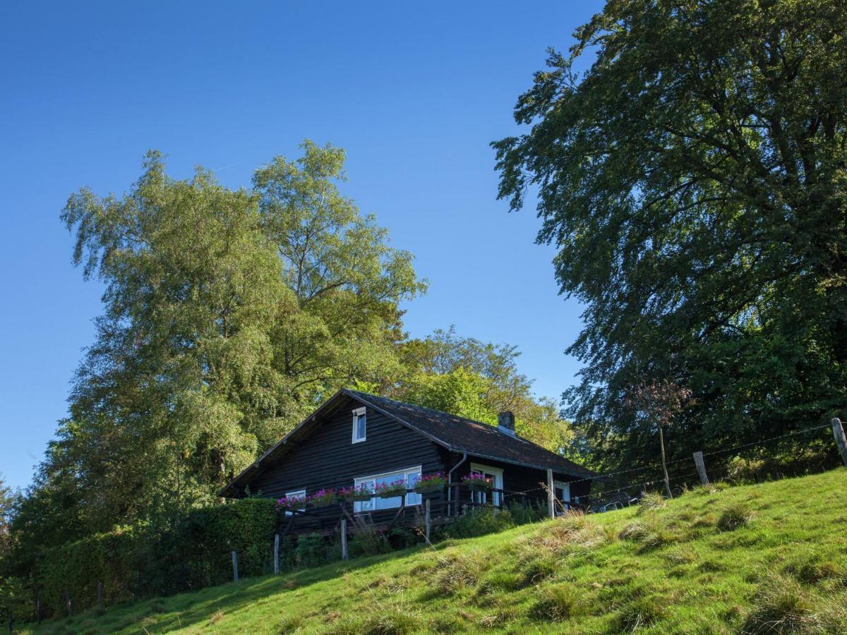 Open Wooden Chalet Built Against A Hill Francorchamps Exteriér fotografie