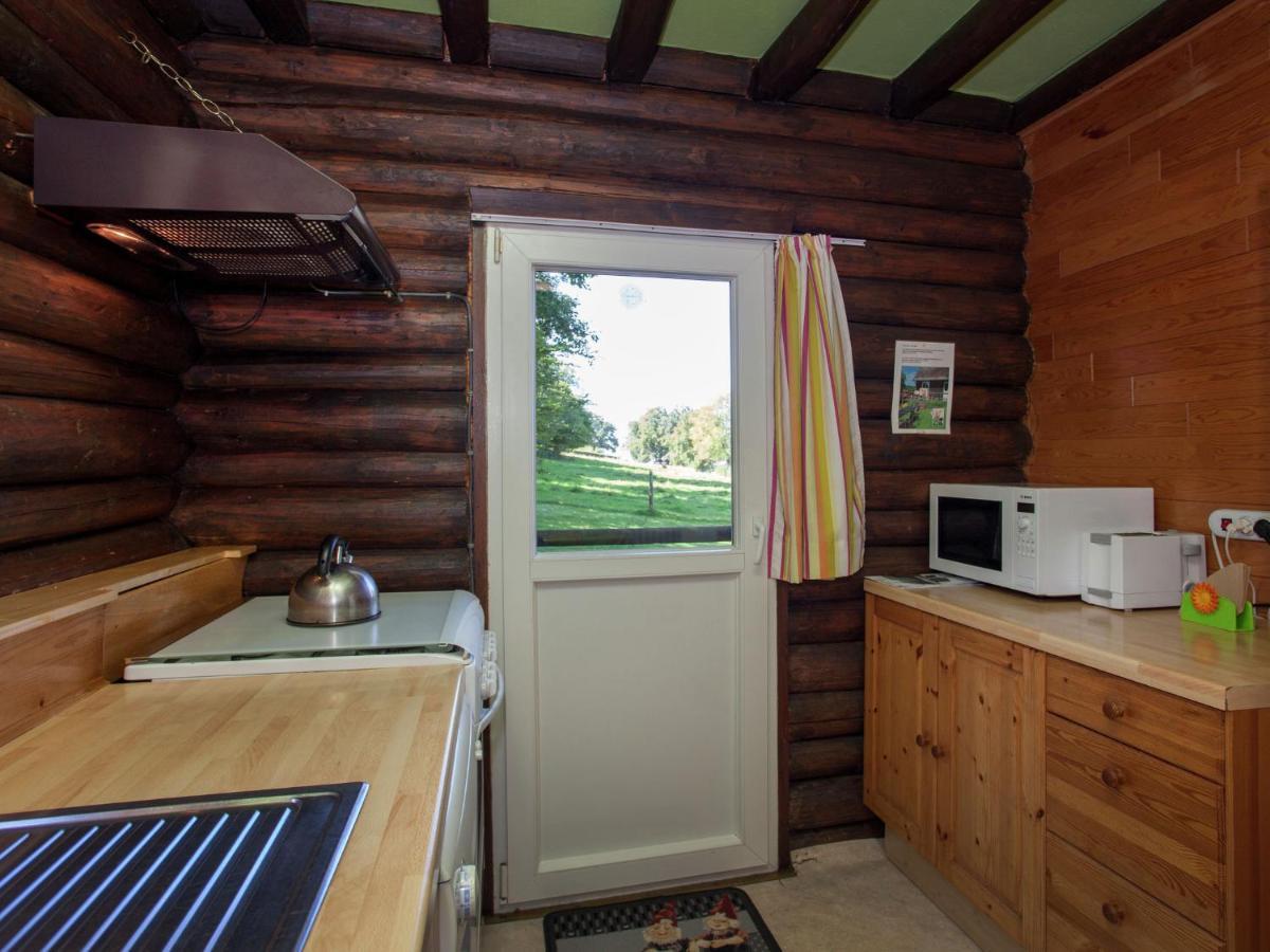 Open Wooden Chalet Built Against A Hill Francorchamps Exteriér fotografie