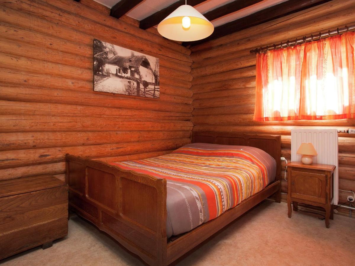 Open Wooden Chalet Built Against A Hill Francorchamps Exteriér fotografie
