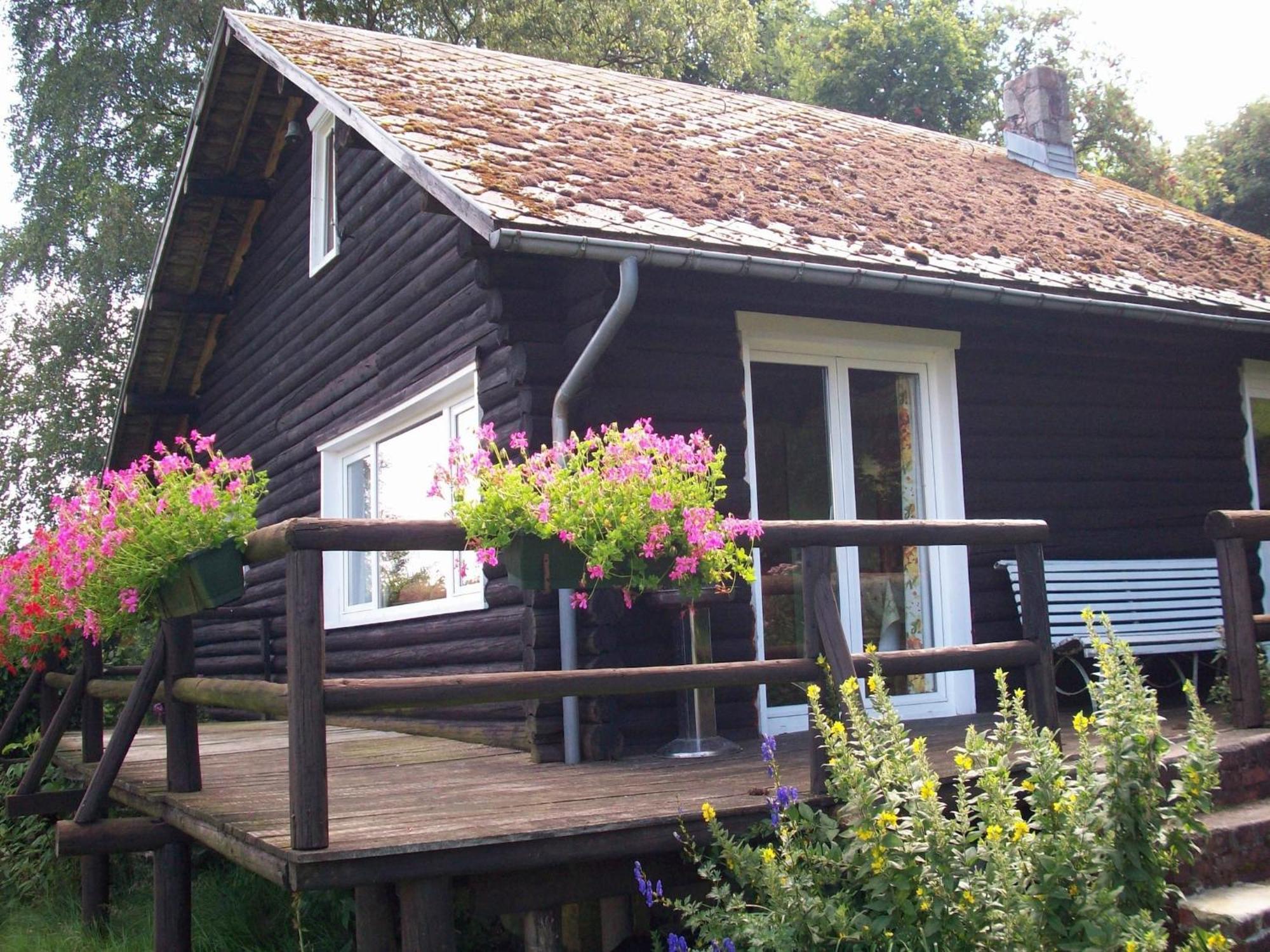 Open Wooden Chalet Built Against A Hill Francorchamps Exteriér fotografie